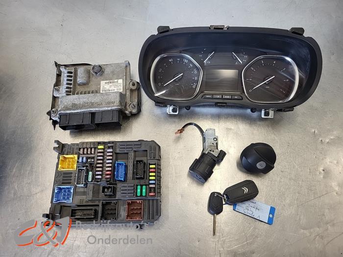 Gebruikte Kontaktslot + computer Citroen Jumpy 2.0 Blue HDI 120 Prijs € 262,50 Margeregeling aangeboden door C&J Bedrijfsauto's & Onderdelen