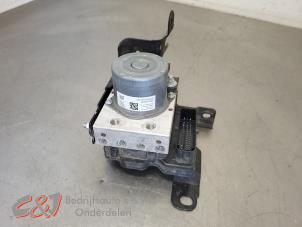 Gebruikte ABS Pomp Peugeot Partner (EA//EF/EN/EU) 1.5 BlueHDi 130 Prijs € 183,75 Margeregeling aangeboden door C&J Bedrijfsauto's & Onderdelen