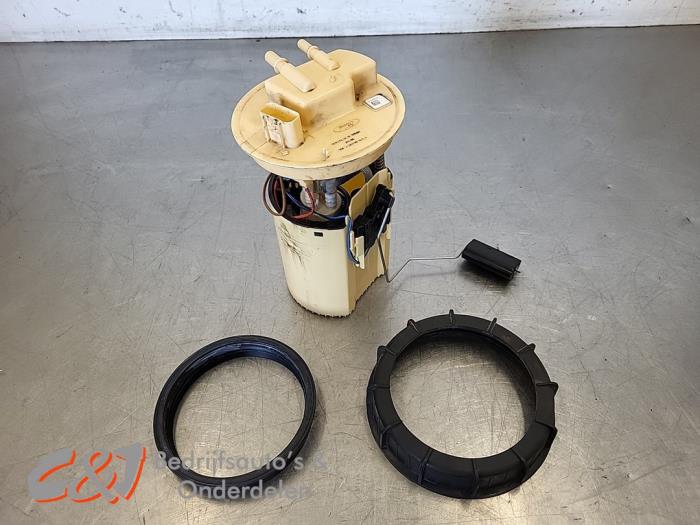 Gebruikte Tank element Pomp Ford Transit Courier 1.5 TDCi 75 Prijs € 52,50 Margeregeling aangeboden door C&J Bedrijfsauto's & Onderdelen
