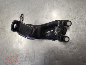 Gebruikte Schuifdeurrol rechts Ford Transit Courier 1.5 TDCi 75 Prijs € 15,75 Margeregeling aangeboden door C&J Bedrijfsauto's & Onderdelen