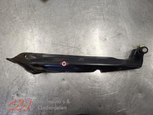 Gebruikte Schuifdeurrol rechts Ford Transit Courier 1.5 TDCi 75 Prijs € 15,75 Margeregeling aangeboden door C&J Bedrijfsauto's & Onderdelen