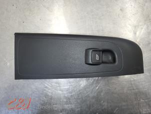 Gebruikte Ruit schakelaar elektrisch Ford Transit Courier 1.5 TDCi 75 Prijs € 21,00 Margeregeling aangeboden door C&J Bedrijfsauto's & Onderdelen