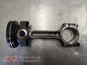 Gebruikte Zuiger Fiat Talento 2.0 EcoJet BiTurbo 120 Prijs € 78,75 Margeregeling aangeboden door C&J Bedrijfsauto's & Onderdelen