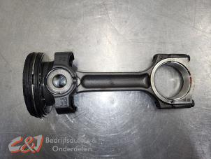 Gebruikte Zuiger Fiat Talento 2.0 EcoJet BiTurbo 120 Prijs € 78,75 Margeregeling aangeboden door C&J Bedrijfsauto's & Onderdelen