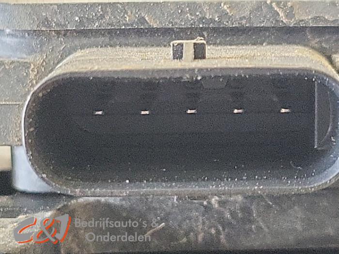 Lambda Sonde van een Peugeot Partner (EA//EF/EN/EU) 1.5 BlueHDi 130 2022