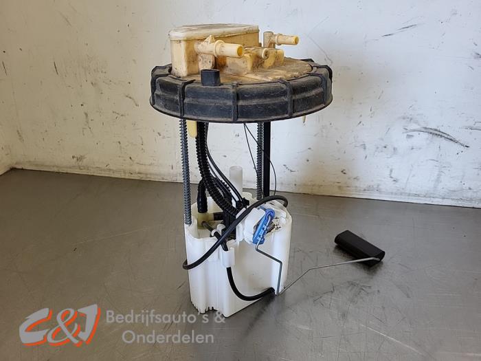 Gebruikte Tank element Pomp Opel Combo Cargo 1.6 CDTI 100 Prijs € 31,50 Margeregeling aangeboden door C&J Bedrijfsauto's & Onderdelen