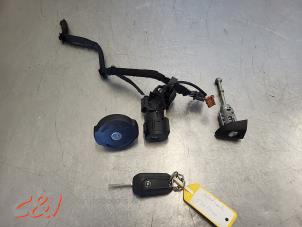 Gebruikte Slotenset Opel Combo Cargo 1.6 CDTI 100 Prijs € 157,50 Margeregeling aangeboden door C&J Bedrijfsauto's & Onderdelen