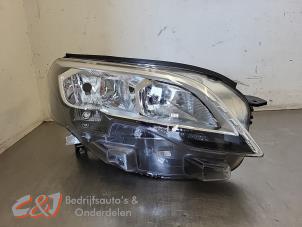 Gebruikte Koplamp rechts Peugeot Expert (V1/VA/VB/VE/VF/VT/VY) 2.0 Blue HDi 120 16V Prijs € 183,75 Margeregeling aangeboden door C&J Bedrijfsauto's & Onderdelen