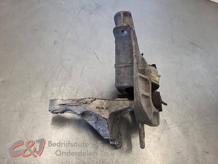 Gebruikte Motorsteun Peugeot Expert (V1/VA/VB/VE/VF/VT/VY) 2.0 Blue HDi 120 16V Prijs € 18,38 Margeregeling aangeboden door C&J Bedrijfsauto's & Onderdelen