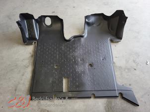 Gebruikte Vloerbedekking Opel Vivaro 1.6 CDTI BiTurbo 140 Prijs € 131,25 Margeregeling aangeboden door C&J Bedrijfsauto's & Onderdelen