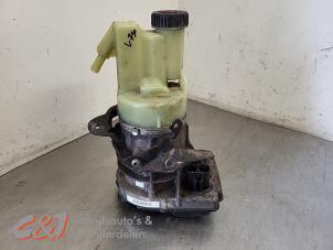 Gebruikte Servopomp Renault Master III (FV) 2.3 dCi 165 16V FWD Prijs € 525,00 Margeregeling aangeboden door C&J Bedrijfsauto's & Onderdelen