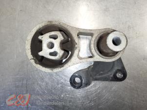 Gebruikte Motorrubber Ford Transit Courier 1.5 TDCi 75 Prijs € 15,75 Margeregeling aangeboden door C&J Bedrijfsauto's & Onderdelen