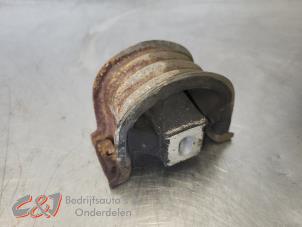 Gebruikte Motorsteun Volkswagen Transporter T5 2.5 TDi PF Prijs € 21,00 Margeregeling aangeboden door C&J Bedrijfsauto's & Onderdelen