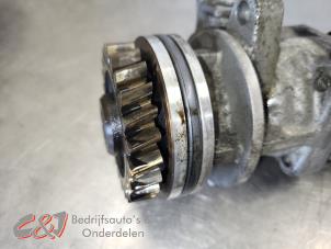 Pomp Servo van een Volkswagen Transporter T5 2.5 TDi PF 2009