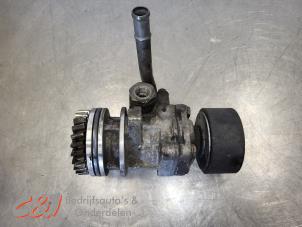 Pomp Servo van een Volkswagen Transporter T5 2.5 TDi PF 2009