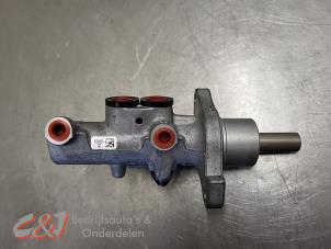 Gebruikte Hoofdremcilinder Volkswagen Transporter T6 2.0 TDI 150 Prijs € 15,75 Margeregeling aangeboden door C&J Bedrijfsauto's & Onderdelen