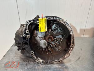 Gebruikte Versnellingsbak Opel Vivaro 1.9 DI Prijs € 362,25 Margeregeling aangeboden door C&J Bedrijfsauto's & Onderdelen