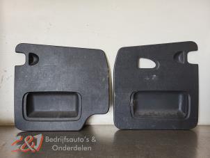 Gebruikte Bekleding achterdeur Renault Trafic (1FL/2FL/3FL/4FL) 1.6 dCi 115 Prijs € 52,50 Margeregeling aangeboden door C&J Bedrijfsauto's & Onderdelen