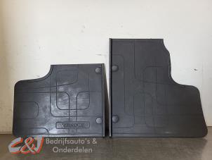 Gebruikte Matten Set Renault Trafic (1FL/2FL/3FL/4FL) 1.6 dCi 115 Prijs € 26,25 Margeregeling aangeboden door C&J Bedrijfsauto's & Onderdelen