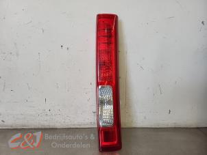 Gebruikte Achterlicht links Renault Trafic New (FL) 2.5 dCi 16V 145 Prijs € 36,75 Margeregeling aangeboden door C&J Bedrijfsauto's & Onderdelen