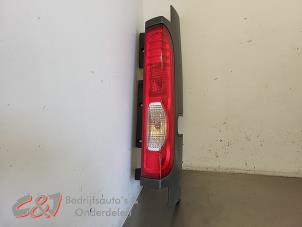 Gebruikte Achterlicht rechts Renault Trafic New (FL) 2.5 dCi 16V 145 Prijs € 47,25 Margeregeling aangeboden door C&J Bedrijfsauto's & Onderdelen