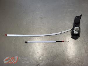 Gebruikte Greep achterdeur Bus-Bestel Renault Trafic (1FL/2FL/3FL/4FL) 1.6 dCi 115 Prijs € 26,25 Margeregeling aangeboden door C&J Bedrijfsauto's & Onderdelen