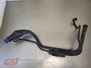 Gebruikte Vulpijp ad-blue tank Peugeot Partner (EA//EF/EN/EU) 1.5 BlueHDi 130 Prijs € 68,25 Margeregeling aangeboden door C&J Bedrijfsauto's & Onderdelen