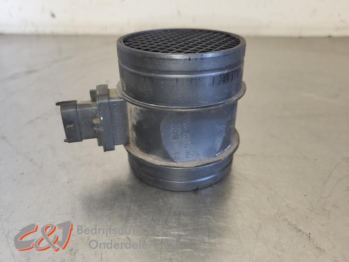 Gebruikte Luchtmassameter Iveco New Daily V 29L15V, 35C15LV, 40C15L, 50C15LV Prijs € 10,50 Margeregeling aangeboden door C&J Bedrijfsauto's & Onderdelen