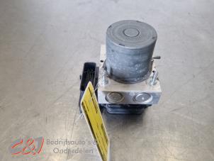 Gebruikte ABS Pomp Mercedes Vito (447.6) 1.6 111 CDI 16V Prijs € 78,75 Margeregeling aangeboden door C&J Bedrijfsauto's & Onderdelen