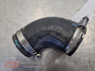 Gebruikte Intercooler Slang Volkswagen Transporter T6 2.0 TDI 150 Prijs € 18,90 Margeregeling aangeboden door C&J Bedrijfsauto's & Onderdelen