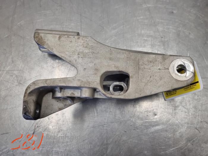 Gebruikte Motorrubber Volkswagen Transporter T6 2.0 TDI 150 Prijs € 15,75 Margeregeling aangeboden door C&J Bedrijfsauto's & Onderdelen