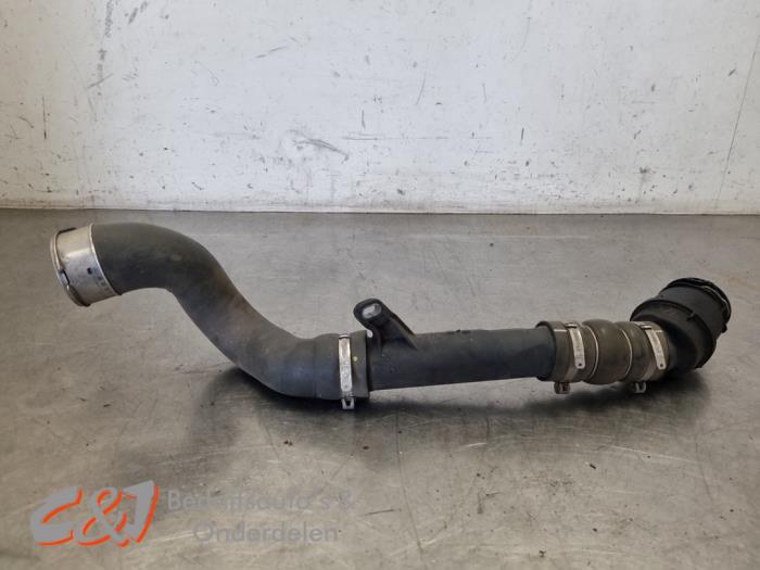 Gebruikte Intercooler Buis Mercedes Citan (415.6) 1.5 108 CDI Prijs € 26,25 Margeregeling aangeboden door C&J Bedrijfsauto's & Onderdelen