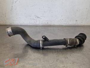 Gebruikte Intercooler Buis Mercedes Citan (415.6) 1.5 108 CDI Prijs € 26,25 Margeregeling aangeboden door C&J Bedrijfsauto's & Onderdelen