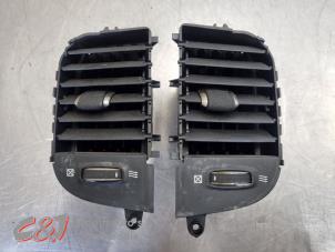 Gebruikte Luchtrooster Dashboard Dodge 1500 Standard Cab (DS) 5.7 Hemi V8 4x4 Prijs € 42,00 Margeregeling aangeboden door C&J Bedrijfsauto's & Onderdelen