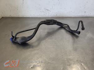 Gebruikte Vulpijp ad-blue tank Opel Combo Cargo 1.6 CDTI 75 Prijs € 63,00 Margeregeling aangeboden door C&J Bedrijfsauto's & Onderdelen