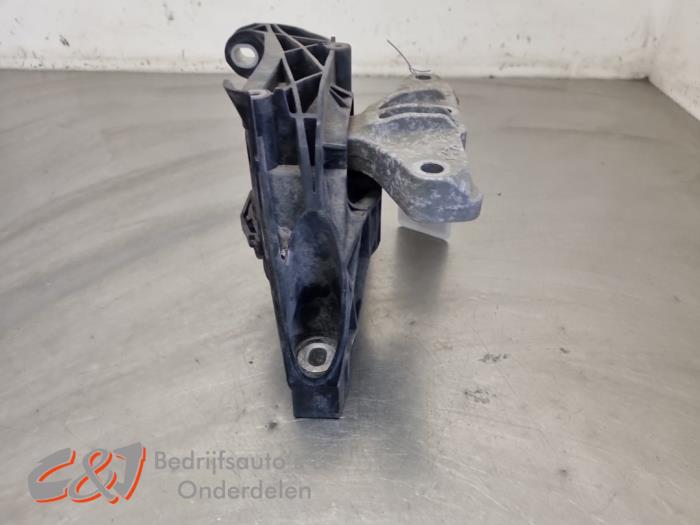 Gebruikte Motorsteun Opel Combo Cargo 1.6 CDTI 75 Prijs € 15,75 Margeregeling aangeboden door C&J Bedrijfsauto's & Onderdelen