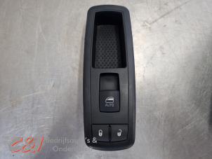 Gebruikte Raam schakelaar elektrisch Dodge 1500 Standard Cab (DS) 5.7 Hemi V8 4x4 Prijs € 36,75 Margeregeling aangeboden door C&J Bedrijfsauto's & Onderdelen
