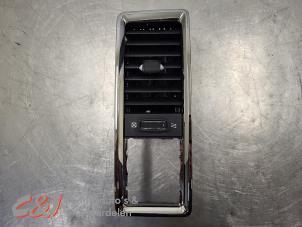 Gebruikte Luchtrooster Dashboard Dodge 1500 Standard Cab (DS) 5.7 Hemi V8 4x4 Prijs € 42,00 Margeregeling aangeboden door C&J Bedrijfsauto's & Onderdelen