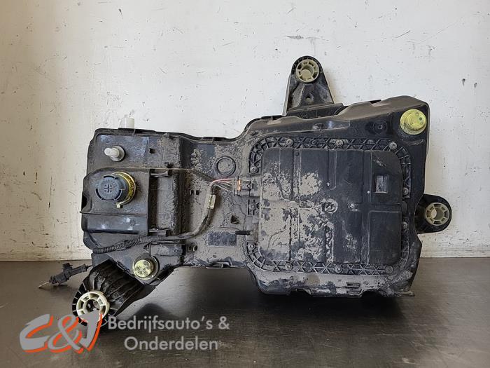Gebruikte Tank adblue Citroen Berlingo 1.6 Hdi, BlueHDI 75 Prijs € 194,25 Margeregeling aangeboden door C&J Bedrijfsauto's & Onderdelen