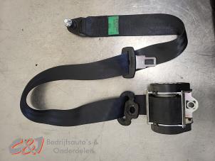 Gebruikte Veiligheidsgordel rechts-voor Peugeot Boxer (U9) 2.0 BlueHDi 130 Prijs € 105,00 Margeregeling aangeboden door C&J Bedrijfsauto's & Onderdelen