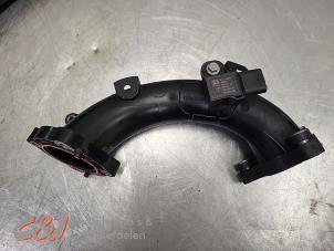 Gebruikte Luchtinlaat slang Peugeot Partner (EA//EF/EN/EU) 1.5 BlueHDi 130 Prijs € 15,75 Margeregeling aangeboden door C&J Bedrijfsauto's & Onderdelen