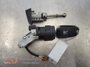 Gebruikte Slotenset Peugeot Partner (EA//EF/EN/EU) 1.5 BlueHDi 100 Prijs € 89,25 Margeregeling aangeboden door C&J Bedrijfsauto's & Onderdelen