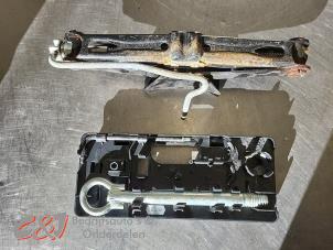 Gebruikte Krikset Peugeot Partner (EA//EF/EN/EU) 1.5 BlueHDi 100 Prijs € 52,50 Margeregeling aangeboden door C&J Bedrijfsauto's & Onderdelen