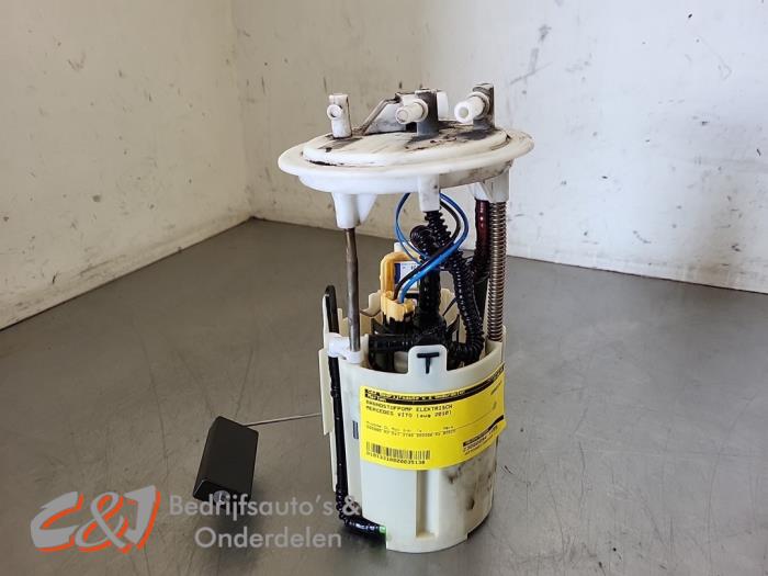 Gebruikte Tank element Pomp Mercedes Vito (639.6) 2.2 111 CDI 16V Prijs € 31,50 Margeregeling aangeboden door C&J Bedrijfsauto's & Onderdelen