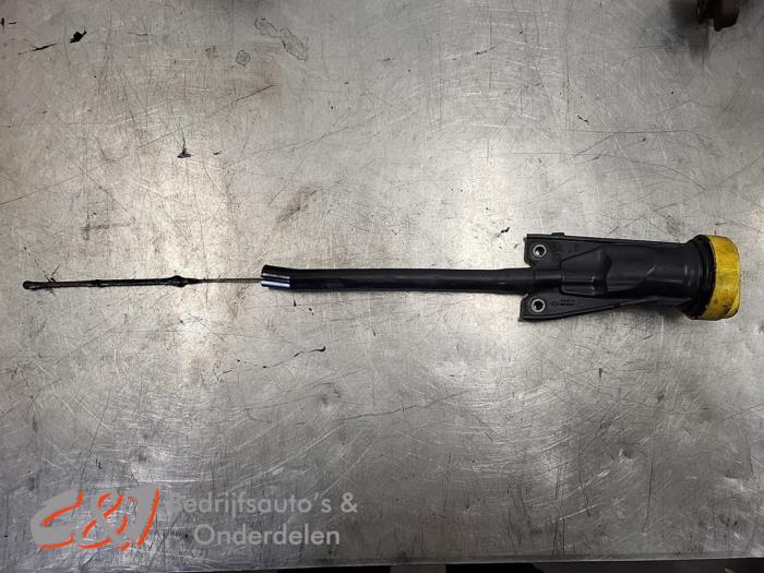 Gebruikte Olie vulpijp Mercedes Citan (415.7) 1.5 109 CDI Crewbus Prijs € 15,75 Margeregeling aangeboden door C&J Bedrijfsauto's & Onderdelen
