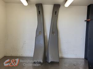 Gebruikte Middenstijl links Nissan NV 400 2.3 dCi 170 16V Prijs € 78,75 Margeregeling aangeboden door C&J Bedrijfsauto's & Onderdelen