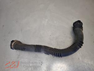 Gebruikte Intercooler Buis Opel Vivaro Combi 1.6 CDTI Biturbo 140 Prijs € 15,75 Margeregeling aangeboden door C&J Bedrijfsauto's & Onderdelen