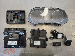 Gebruikte Contactslot + computer Renault Trafic (1FL/2FL/3FL/4FL) 2.0 dCi 16V 130 Prijs € 1.206,98 Inclusief btw aangeboden door C&J Bedrijfsauto's & Onderdelen