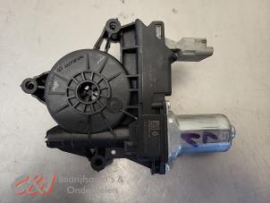 Gebruikte Motor electrisch raam Mercedes Citan (420.6) 1.5 110 CDI Prijs € 26,25 Margeregeling aangeboden door C&J Bedrijfsauto's & Onderdelen