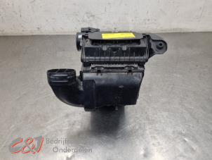 Gebruikte Luchtfilterhuis Mercedes Citan (420.6) 1.5 110 CDI Prijs € 47,25 Margeregeling aangeboden door C&J Bedrijfsauto's & Onderdelen